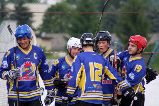 Juniori o v�etko, DT bli��ie ku fin�le